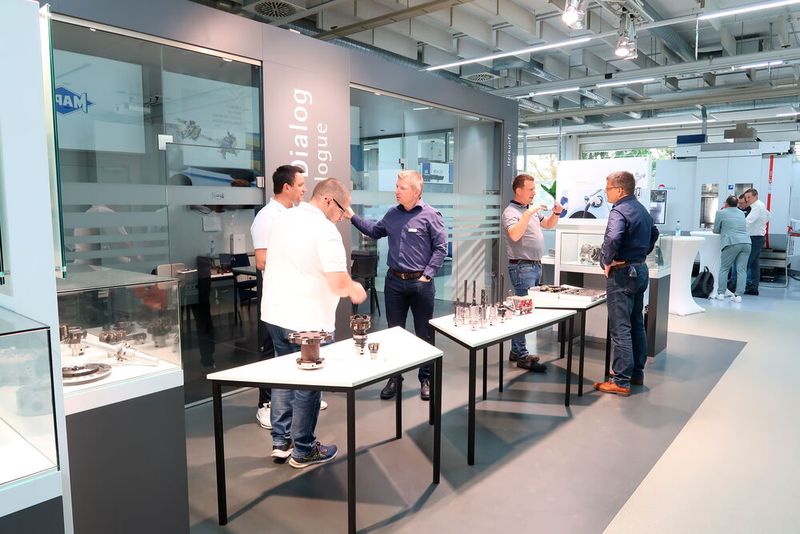 Impressionen bei Mapal in Aalen zu den neuesten Entwicklungen für die Sicherung der Zukunft bei der Zerspanung. Vieles davon wird übrigens auf der EMO Hannover 2025 zu sehen sein ... (Bild: P. Königsreuther)