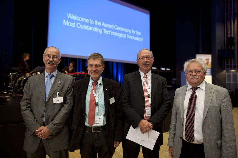 Die Jury (v.l.n.r.): Prof. Dr. Alois Schaffarczyk, Dr. Kurt Rohrig, Dr. Klaus Rave und Dr. Jos Beurskens. (Bild: HUSUM WindEnergy/Messe Husum & Congress)