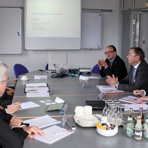 Beim Roundtable von MM Maschinenmarkt kamen Vertreter von vier Druckluftanbietern zu einer lebhaften Diskussion zusammen.