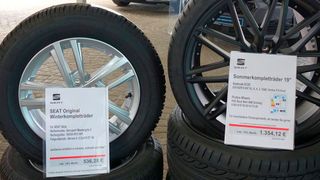 Sonderangebote für Winterreifen dürfte es in diesem Jahr deutlich weniger geben. (Bild: Rosenow/»kfz-betrieb«)