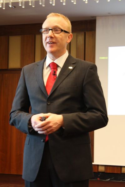 Olaf Kaiser, Geschäftsführer der iTeam Systemhauskooperation, begrüßt die Teilnehmer zum Jahreskongress in Frankfurt. (Archiv: Vogel Business Media)