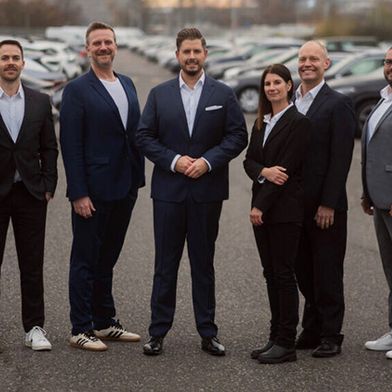 Das neue BCA Deutschland Management Team: (v. l.) Norbert Gerits (Compound Operations), David Neuendorf (Commercial), Florian Berr (Sales Demand), Tobias Münch (Geschäfsführer), Sabine Huxhol (People & Culture), Robert Weber (Finance), Thomas Matschke (Online Operations), Frank Becker (IT). (Bild: BCA)