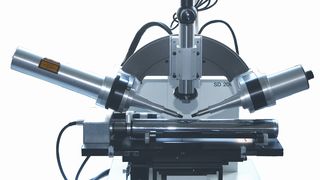 Ellipsometer zur Messung von Schmierfilmdicken bei ein- und ausfahrenden Kolbenstangen. Dieses Laborgerät ermöglicht, die Dichtheit einer funktionierenden Kolbenstangendichtung zu bestimmen. Bild: IMA (Archiv: Vogel Business Media)