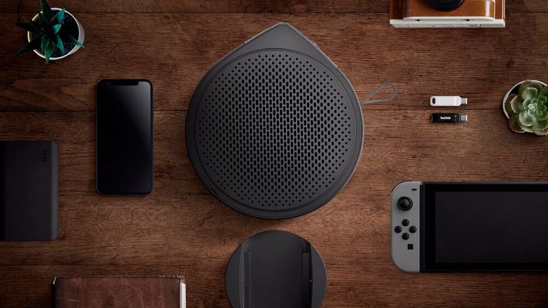 Der GV50P verfügt über eine USB-C-Buchse für die Stromversorgung per Powerbank, die Verbindung zu einer Nintendo Switch oder einem Smartphone. Diese Geräte kann er dann auch gleich mit Strom aus seinem internen Akku versorgen. (Bild: Benq)