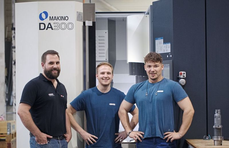 V. l. n. r.: Andreas Stöckli (Ausbildungsleiter), Nico Lang (Ausbildner Polymechaniker) und Yannick Lindegger (Ausbildner Polymechaniker) blicken zuversichtlich auf die Zukunft der Polymechaniker-Ausbildung der GIS AG. (Bild: Matthias Böhm)