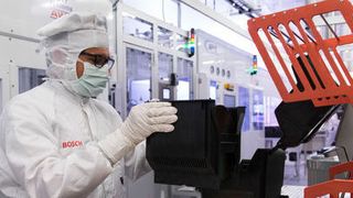 Blick in die Bosch-Halbleiterfabrik in Reutlingen. In der Dresdner Chipfabrik sollen ab 2021 Halbleiterchips mit Hilfe der 300-Millimeter-Technik entstehen.  (Bosch)