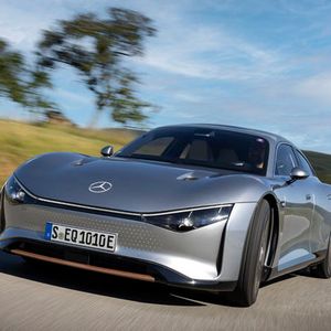 ...wiegt nur 1.755 Kilogramm.(Bild:  Mercedes-Benz)