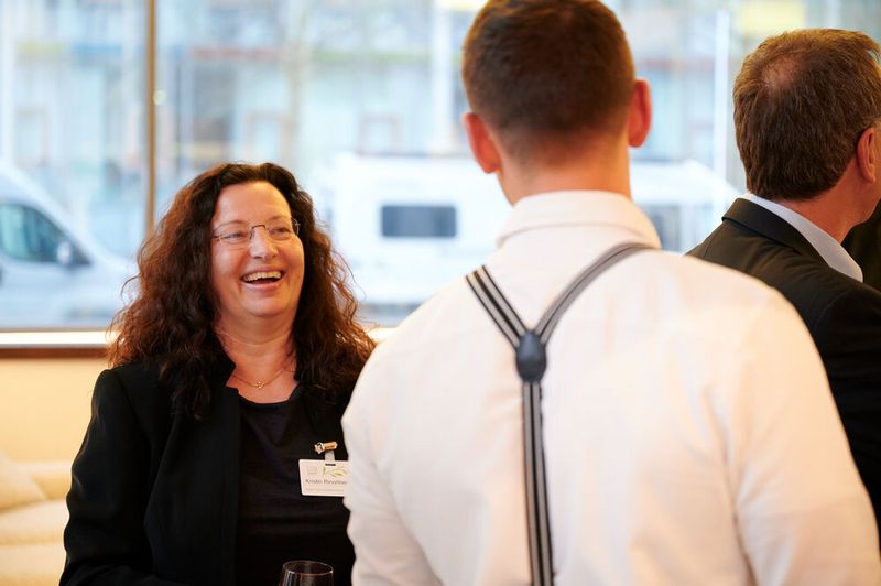 Impressionen vom ELEKTRONIKPRAXIS Frühlingsfest 2023 im Ketterer Kunst mit der Verabschiedung von Johann Wiesböck.  (Bild: © EYE AM CHRIS)