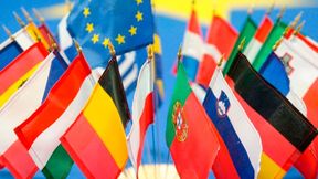Trump-Drohungen ziehen also doch! Die EU hat jetzt zum Thema Zölle einiges entschieden. So werden die Stahlimporte von Billiganbietern pro Jahr halbiert, aber gleichzeitig schont man die USA in Sachen Industriegüter und Agrarprodukte ... (Bild: Flaggiston)