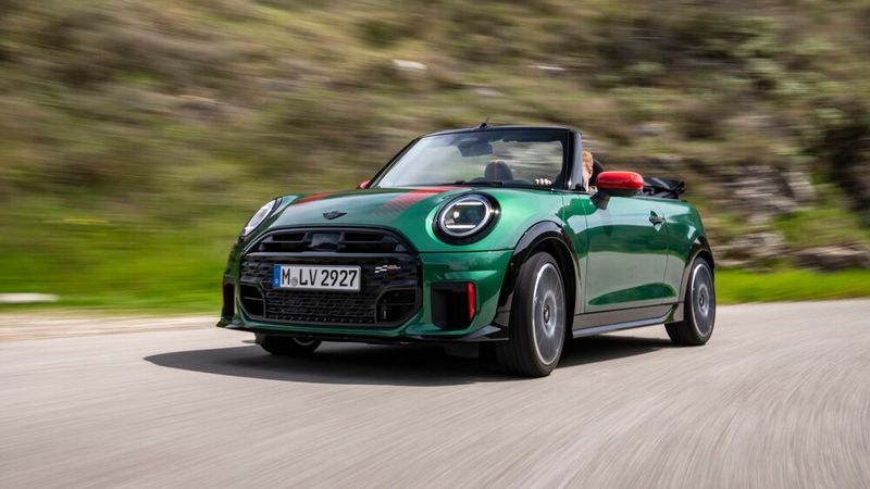 44.650 Euro – für einen Kleinwagen hat das neue Mini John Cooper Works einen ziemlich stolzen Preis. (Bild: BMW)