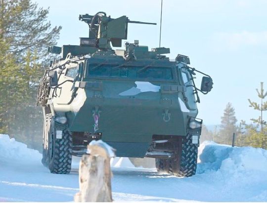 So sieht der für die Bundeswehr vorgesehene und noch von Patria in Finnland gefertigte Transportpanzer aus, der den Fuchs ersetzen soll. KNDS übernimmt die Produktion für die Bundeswehr noch in diesem Jahr, was einen Push für die Arbeitssituation im Saarland bedeutet ...(Bild:  Patria)