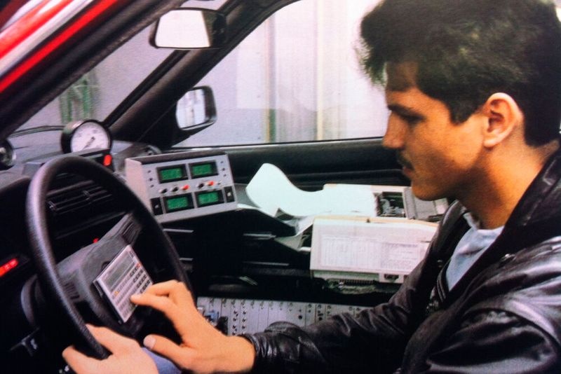 Obwohl scheinbar ein „einfaches“ Bauteil steckt auch in einem Reibbelag jede Menge Entwicklungsarbeit. Dabei stets mit von der Partie: modernste IT-Technik wie hier in den Achtzigerjahren ... (Bild: Textar)