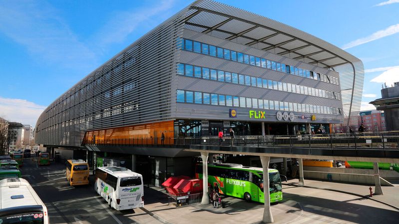 Das Verkehrsministerium fördert in einer weiteren Runde den Kauf von 1.887 elektrisch angetriebenen Bussen.(Bild:  Real-Asset- und Investment-Manager Wealthcap)