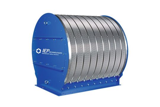 Das Schutzsystem IV8  ist eine Explosionsschutzlösung für Prozessbehälter, die sich innerhalb eines Gebäudes oder in einem anderen Bereich befinden, in dem eine Standard-Explosionsdruckentlastung nicht sicher eingesetzt werden kann.(Bild:  IEP)