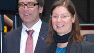 Ulrich Mehling, Geschäftsführer von Ssangyong Motors Deutschland und Marketingleiterin Ute Margetts.  (Foto: Wehner)