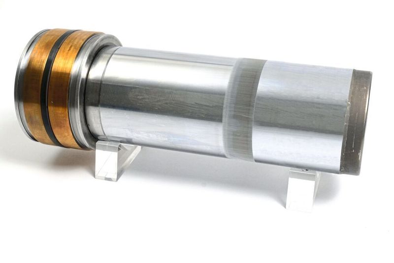 Bei berührenden Dichtungen können mit zunehmendem Druck durch Verschleiß Schäden am Metall entstehen. (Herbert Hänchen)