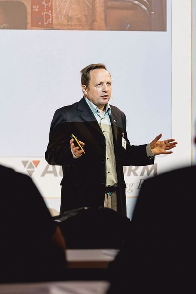 Impressionen der Fachtagung „Mehr Effizienz im Presswerk“ 2025 in Würzburg. (Bild: Stefan Bausewein)