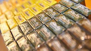 Kräuterzucker hat das Schweizer Unternehmen Ricola bekannt gemacht. Dass Süßes und moderne Technologien einander nicht ausschließen, zeigt der Einsatz der Proficloud von Phoenix Contact im Unternehmen. (Phoenix Contact)