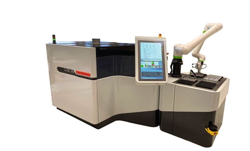 Im Zusammenspiel mit einem kollaborativen Roboter verschafft die Tschudin Cube 350 den Anwendern einen Produktivitätsschub.  (Tschudin)