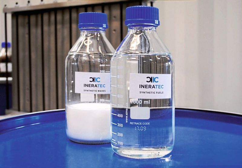 Ein Star unter den Chemie-Start-Ups: Die junge Firma Ineratec arbeitet an der Power-to-X-Anlage im handlichen Container-Format. Dabei wird in einer Fischer-Tropsch-Synthese eine Art Syngas aus Wasserstoff und CO2 in Kohlenwasserstoffe für synthetische Treibstoffe, Waxe oder Gase umgewandelt. (Bild: Ineratec)