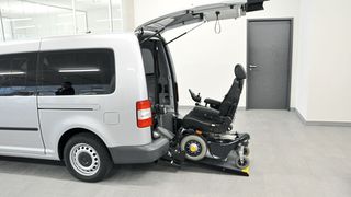 ...auch Behindertenumbauten für Fahrzeuge aller Marken an. (Bild: Wehner / »kfz-betrieb«)