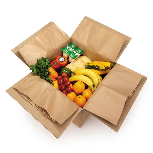 Obst und Gemüse bleiben „cool“ mithilfe der neuen Isolierverpackung „RecyCold Climaliner“, die in allen 19 europäischen Ländern angeboten werden soll, in denen die Raja-Gruppe aktiv ist.(Bild:  Rajapack)