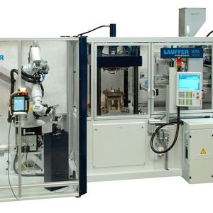 Zwei Highlights bringt Lauffer zur K 2019. Dazu gehört ein System, dass komplexe Anwendungen mit nachgeordneten Bearbeitungsschritten auf kleinem Raum ermöglicht: Die Paketlösung einer Fertigungszelle rund um einen KPA-Pressautomaten von Lauffer. Halle 13 am Stand A14.