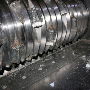 Entscheidend bei diesem Vecoplan-Zerkleinerer ist das Schneidwerk. Denn je nach Anwendung setzt man dabei auf einen großen Durchmesser des Rotors, wobei dieser mit gehärteten konkaven Werkzeugen bestückt ist.