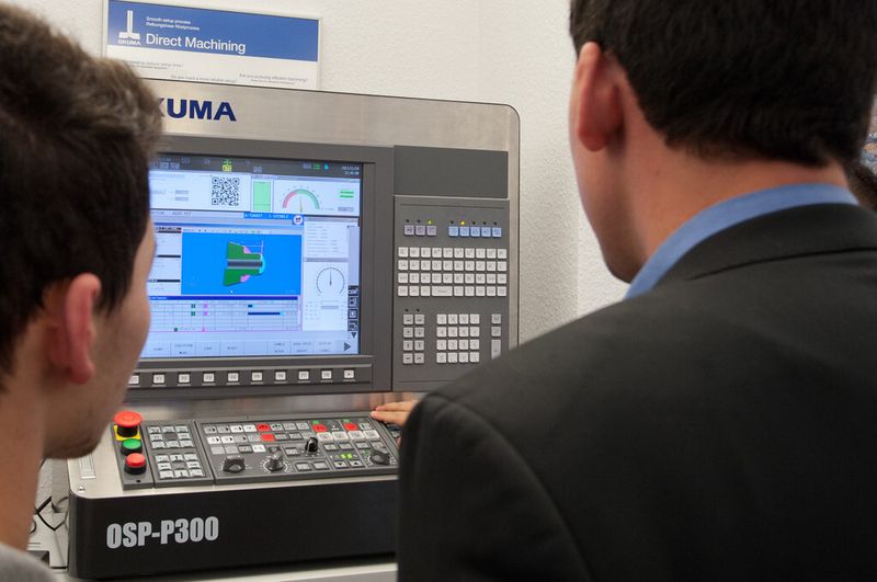 Impressionen von der EMO-Nachlese 2013 bei Okuma. (Bild: Okuma/Hennecke)