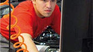 Die Zeit der einfachen Reparaturen endete mit dem Einzug der Elektronik ins Automobil. Fotos: Archiv (Archiv: Vogel Business Media)