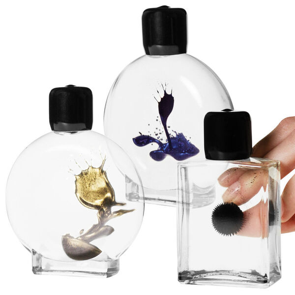 Ferrofluid in der Flasche – dabei handelt es sich um eine Lösung mit Nano-Eisenpartikeln. In Kombination mit dem mitgelieferten Magneten... (Get Digital)
