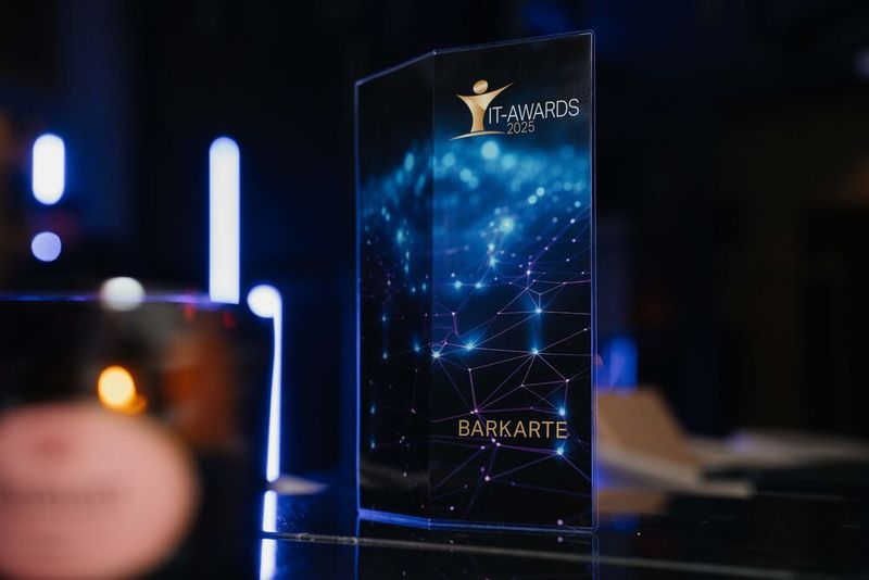 Aber irgendwann ist auch der schönste Abend vorbei. Aber nicht nur einer der Gäste hätte sich schon gerne für die IT-AWARDS 2026 angemeldet – wenn nicht erst einmal die Leserwahl dazwischenstände … (Bild: Manuel Emme Fotografie)
