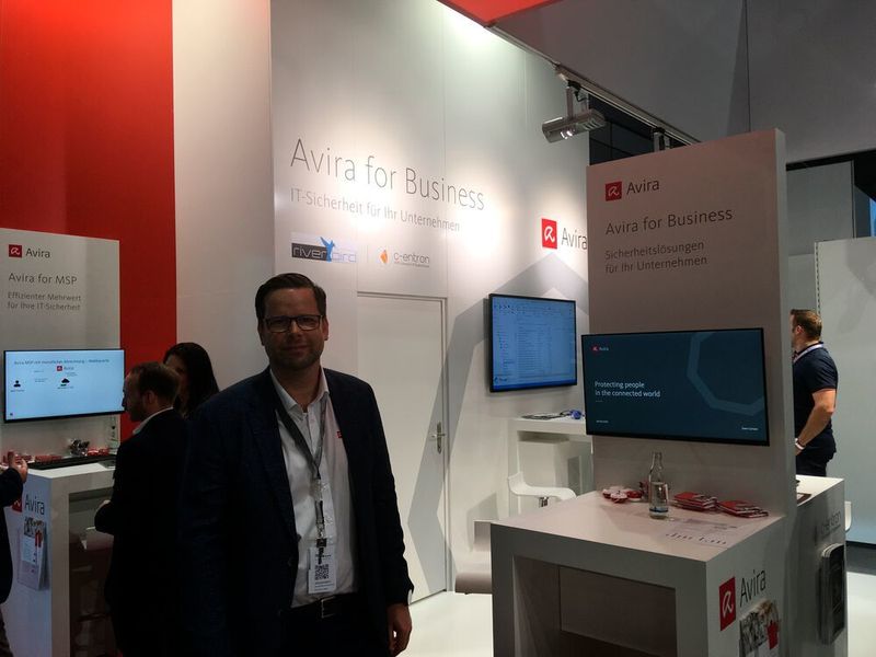 Avira Operations GmbH & Co. KG

Das deutsche Unternehmen aus der IT-Sicherheitsbranche bietet vielfältige Sicherheitslösungen für verschiedene Geräte von Privatanwendern als auch Unternehmen an. Avira stellt durch Experten einen 24/7 Support und eine Fernwartung zur Verfügung, um ein sicheres Online-Leben zu gewährleisten. 
Mehr Informationen unter www.avira.com  
 (Vogel Communications Group)