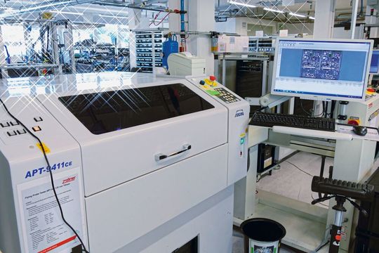 Hundertprozentige Qualitätsprüfung ist bei Zollner ein Muss. Hundertprozentige Qualitätsprüfung ist bei Zollner ein Muss.