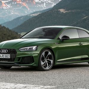 (Audi)