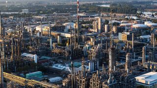 Trinseo hat erste Styrol-Mengen zur Herstellung von Styrol-Butadien-Kautschuk und Polystyrol von der BASF bezogen, die sich von erneuerbaren oder recyclierten Rohstoffen ableiten. BASF stellt beide Styrol-Typen auf Basis eines Massenbilanzansatzes am Verbundstandort in Ludwigshafen her.  (BASF)
