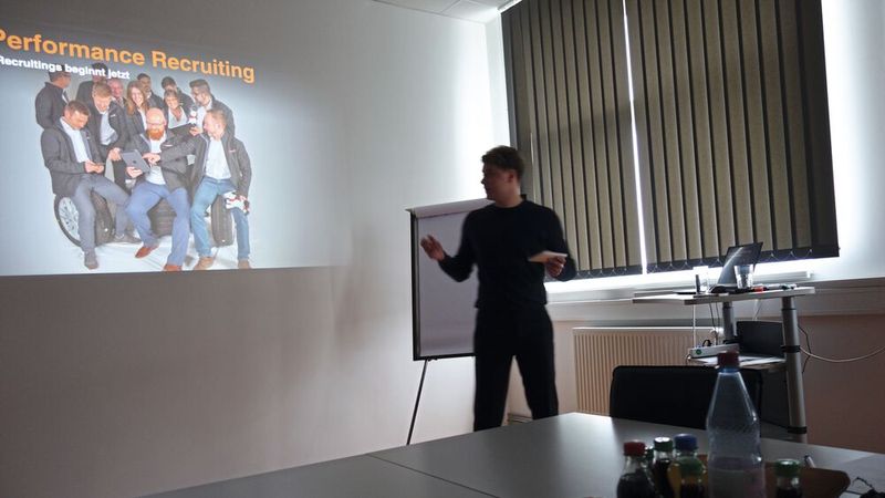 ... hat sich beim Automotive Business Award 2024 mit seiner digitalen Recruiting- und Employer-Branding-Strategie in der Kategorie Digitalisierung an den Start begeben. (Bild: Wehner – VCG)