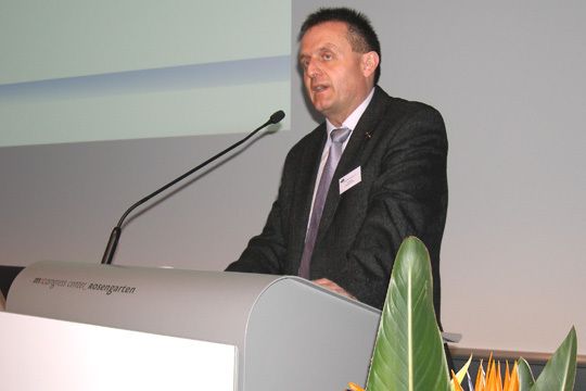 In seiner durchaus kämpferischen Antrittsrede monierte Neupräsident Thomas Knauber insbesondere das aus Sicht vieler Händler „viel zu komplizierte und intransparente Bonus-System“. An Subaru-Deutschland-Chef Jens Becker gewendet, sagte Knauber: „Machen Sie´s bitte wieder einfacher und überschaubarer.“ (Archiv: Vogel Business Media)
