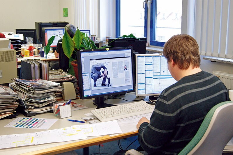 Schönes Layout: Udo Scherlin setzt die Titelstory von Ausgabe 3/2011, in der Microsoft als CRM-Zwerg dargestellt wird. (Archiv: Vogel Business Media)