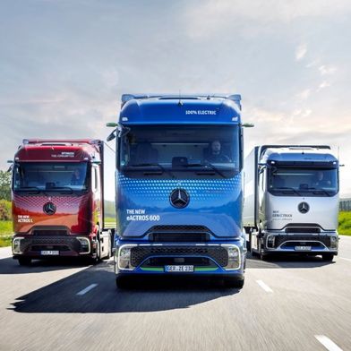 Daimler Truck stellt bei der IAA Transportation den Actros mit mehreren Antriebsvarianten aus; der Schwerpunkt liegt auf batterieelektrischem Antrieb und dem mit Wasserstoff. (Bild: Daimler Truck)
