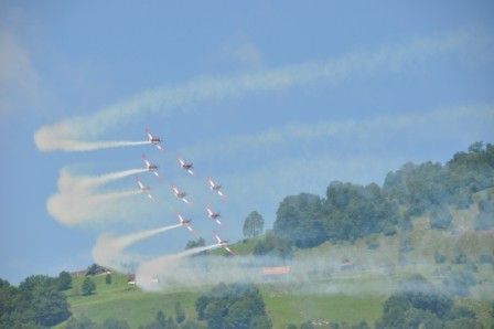 Cérémonie haut en couleur pour la population, les employés de Pilatus et tous les fans de l'aviation suisse. (Image: SMM/Reinshagen)