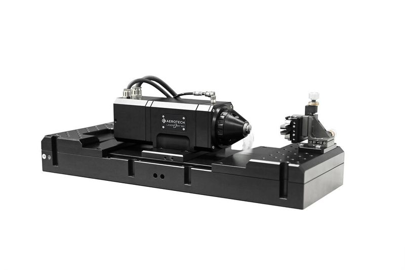 Die LaserTurn 160 Gen 2 ist ein integriertes Linear-Rotations-System für die zylindrische Laserbearbeitung in der Medizintechnik. Direkt angetriebene Achsen, automatisiertes Materialhandling und Laser-Nassschneiden sind in einer kompakten Plattform vereint. (Bild: Aerotech)