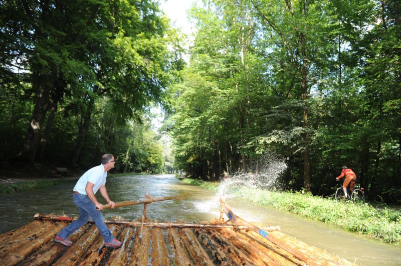 Wolfi, der Flößer, kühlte gerne mal einige Radler ab. (Hannes Magerstaedt)