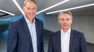 Arnd Franz (links) ist ab November Vorstandsvorsitzender von Mahle; Markus Kapaun ist ab dem selben Zeitpunkt Finanzvorstand des Zulieferers. (Bild: Wolfram Scheible/Mahle)