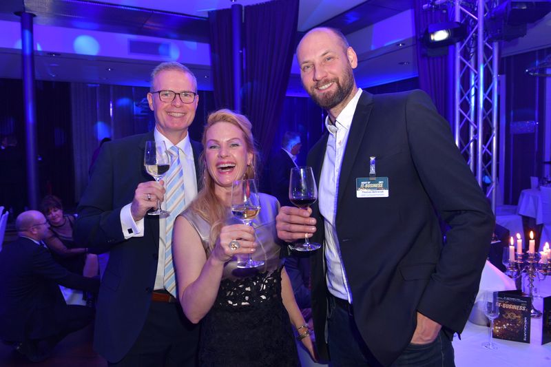 Hannah Lamotte, IT-BUSINESS, mit Thomas Behrendt und Christian Haack, pilot, (l.). (Hannes Magerstaedt)