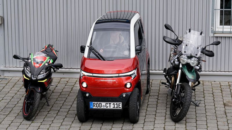 Die ganz große Stunde des kleinen Fahrzeugs kommt beim Parken in der chronisch verstopften City. (Bild: Citytransformer)
