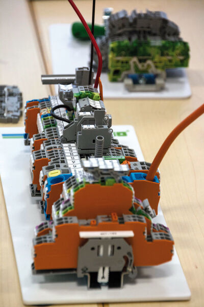 Lego für Erwachsene mit den Experten vor Ort: Zusammen mit Wago konnten die Teilnehmer schließlich in dem Workshop 