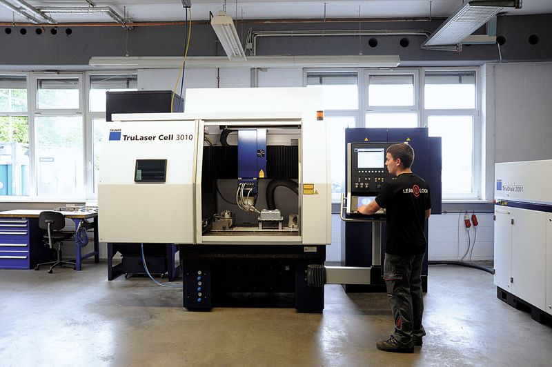 Der Prototypen- und Kleinserienbau ist unter anderem mit einer 3D-Laseranlage ausgestattet. (Bild: Wolfgang Loch)