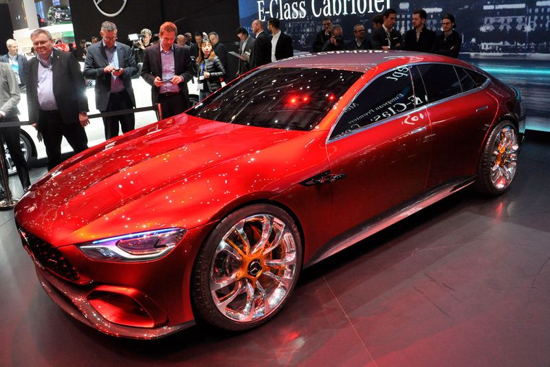 Der Mercedes AMG GT Concept zeigt die Modellzukunft der GT-Baureihe. Als viertürige Sportlimousine könnte das Modell beispielsweise dem Audi A7 oder dem Porsche Panamera Konkurrenz machen. (Wehner / »kfz-betrieb«)