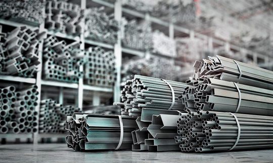 Die Rohstoffkrise belastet die ganze Wirtschaft. Dennoch gelingt es, Preise stabil zu halten, betont Facturee. Das klappe mit der zielgerichteten Art der Online-Fertigung, über ein großes Netzwerk an potenziellen Partnern.(Bild:  Facturee)